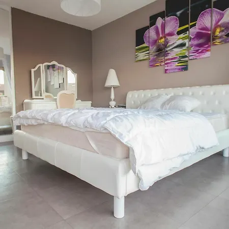 Apartment La Licorne 2 *